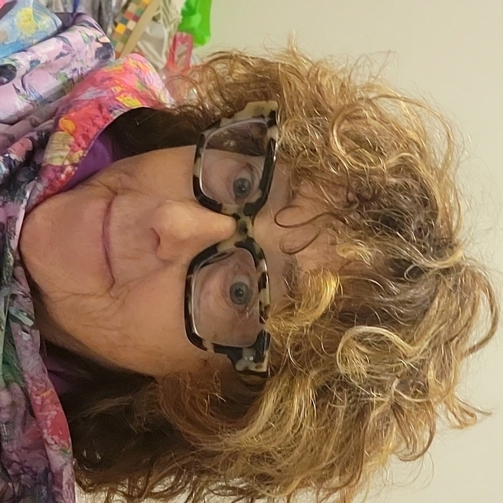 Meet your Posher, Sandy